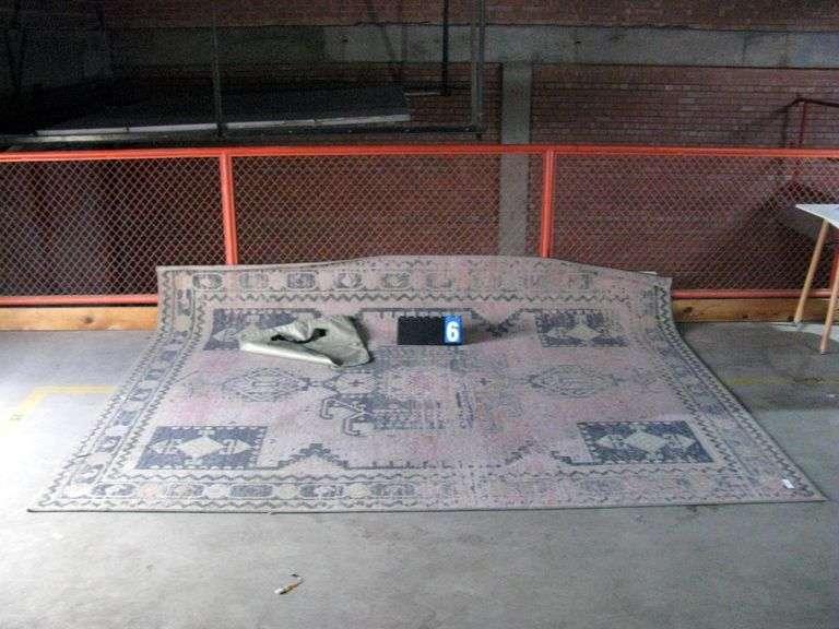 AREA RUG, 7'10" X 10'