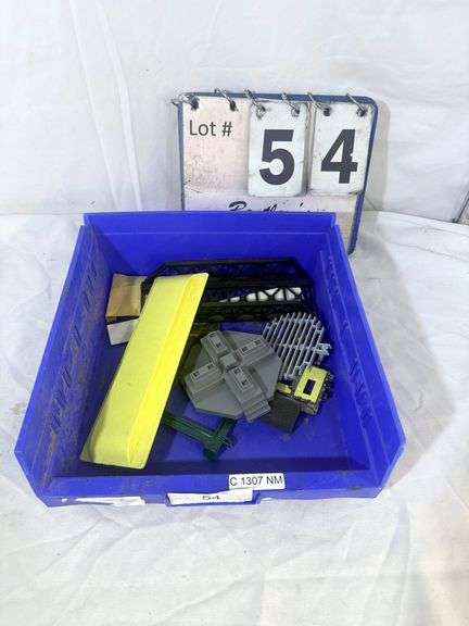BIN: ASSORTED HO-SCALE RAILROAD TRAIN ACCESSORIES - CONTENTS ONLY!