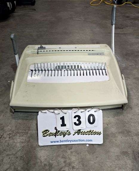 FELLOWS PB300 COMB BINDING MACHINE