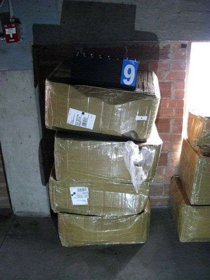 (4) BOXES: AIRO PAPER BAGS