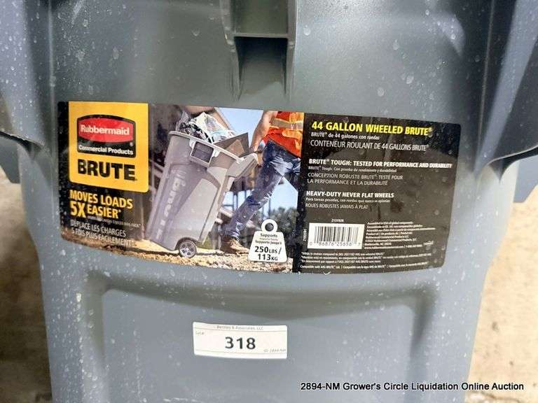 44 GALLON WHEELED BRUTE TRASHCAN