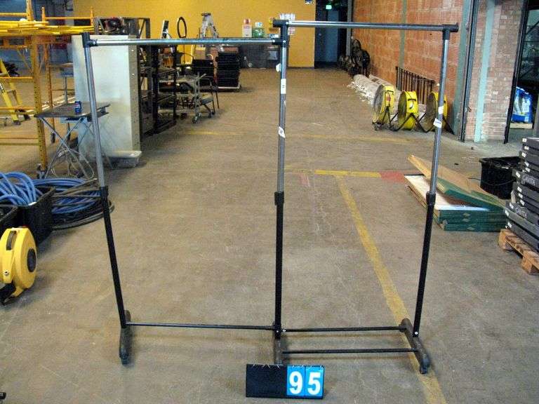 BLACK ADJUSTABLE GARMENT RACKS