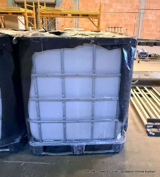 275 GALLON IBC CAGED PLASTIC POLY TOTE