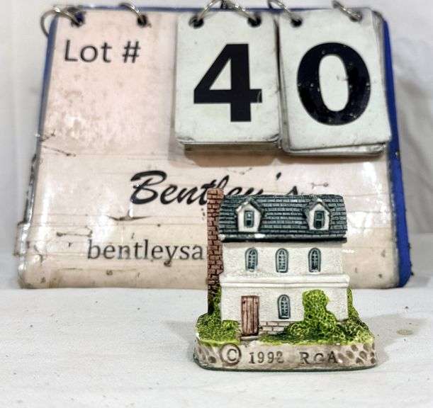 RGA 1992 2-STORY PHARMACY HOUSE FIGURINE