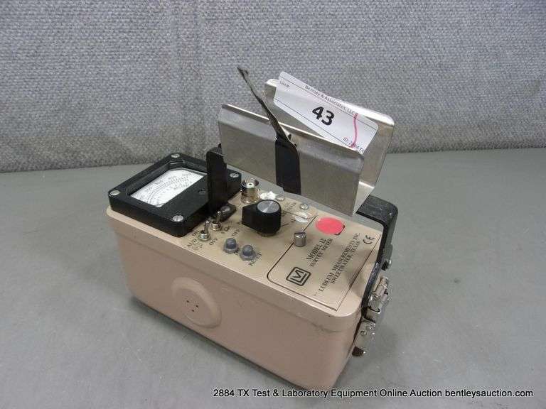 LUDLUM MEASUREMENTS MODEL: 12 SURVEY COUNT RATE METER