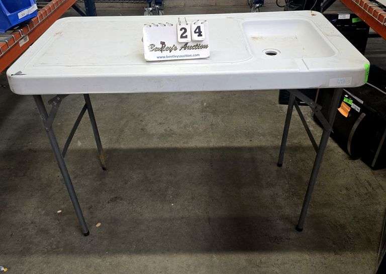 WHITE PLASTIC TABLE, SMALL