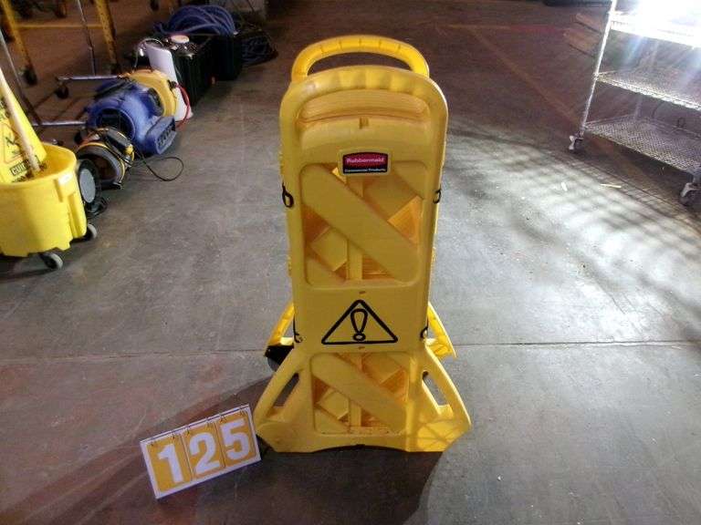 COMMERCIAL PORTABLE SAFETY BARRIER