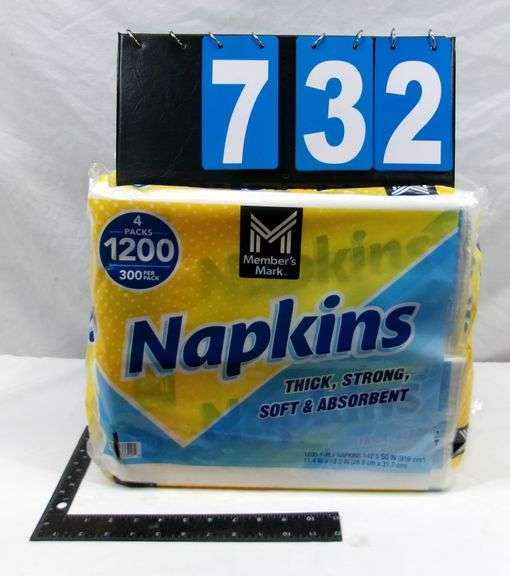 4 PACKS 300 COUNT OF NAPKINS
