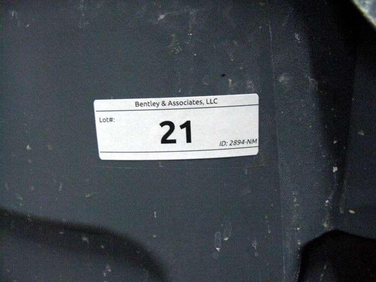 RUBBERMAID BRUTE TRASHCAN