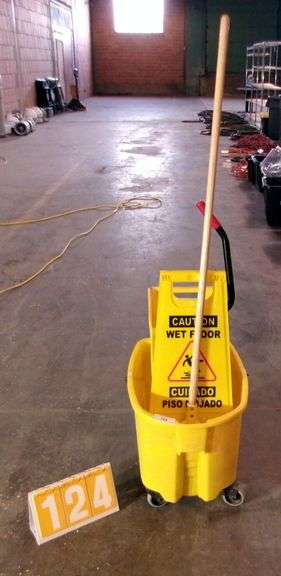 COMMERCIAL WAE BREAK MOP BUCKET W/ WRINGER/MOP