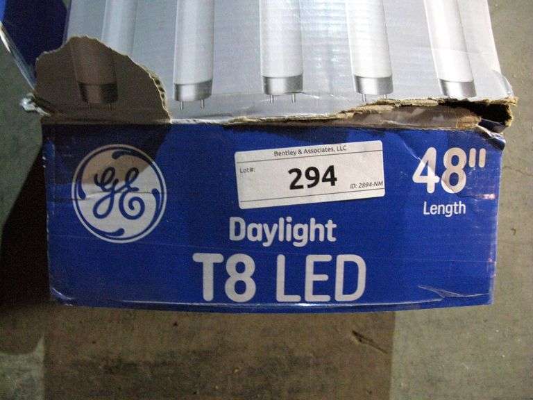 BOX OF T8 LED BULBS, 48"