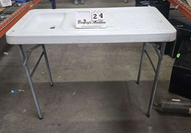 WHITE PLASTIC TABLE, SMALL