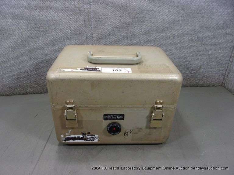 PRESSURIZED ALUMINUM EQUIPMENT STORAGE CASE