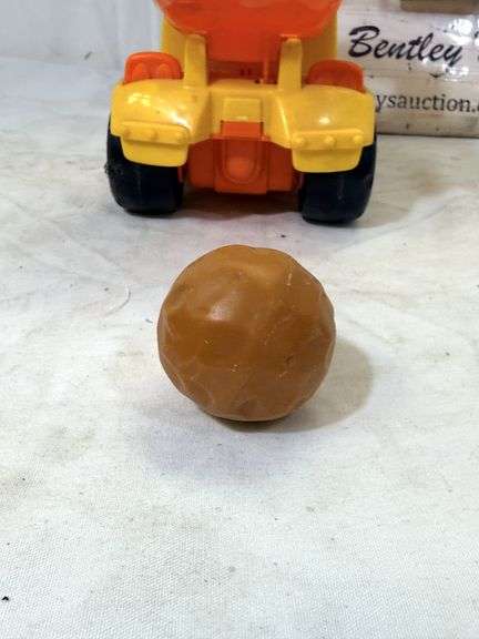 FISHER PRICE LITTLE PEOPLE WORK TOGETHER DUMP TRUCK