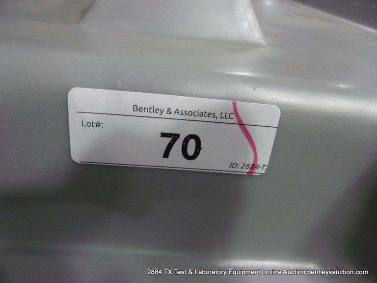 LARGE GREY HARDIGG HEAVY DUTY EQUIPMENT CASE, 21" X 24" X 12"