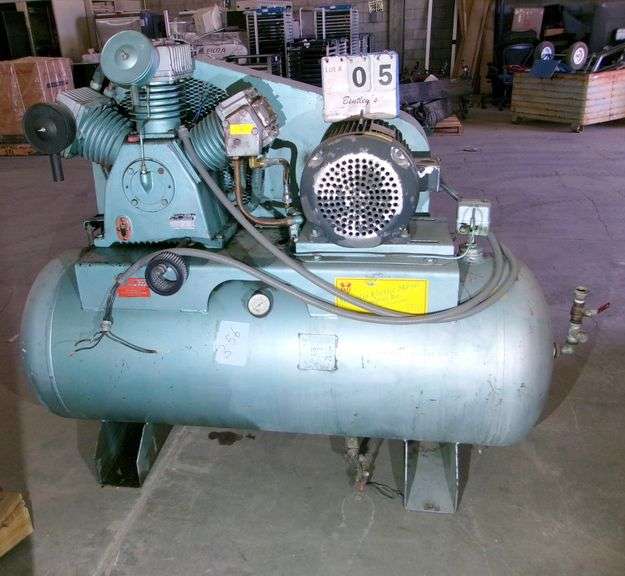 MAGNOLIA ELECTRIC MOTORS 120 COMPRESSOR, W.C. GALLONS 121