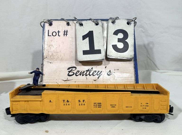 LIONEL NO. 3562 A.T. & S.F. O-GUAGE OPERATING BARREL CAR