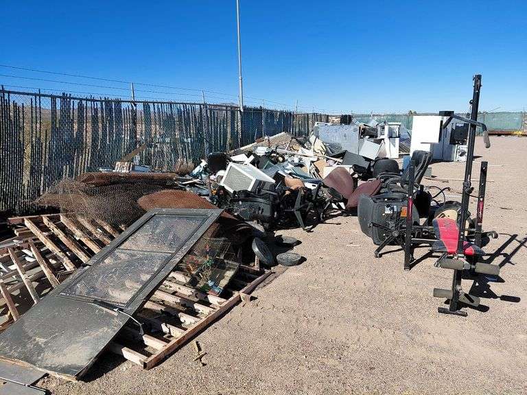 LOT: PROPERTY YARD SCRAP METAL "$1000 DEPOSIT - LOT 3" - **BUYER IS RESPONSIBLE FOR ALL COST**