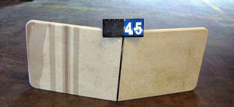 WHITE PLASTIC FOLDING TABLE