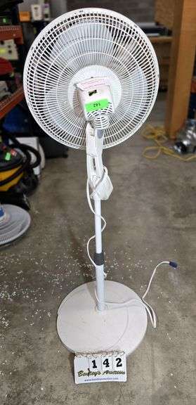 RINKING OSCILLATING AREA FAN