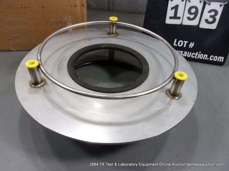 BOX: (2) STAINLESS LABORATORY FLANGES