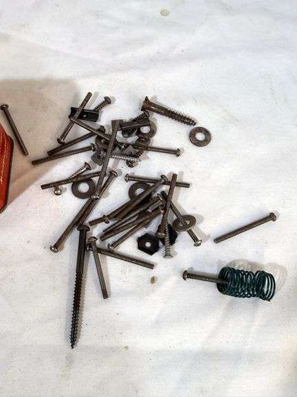 CAN: ASSORTED SCREWS