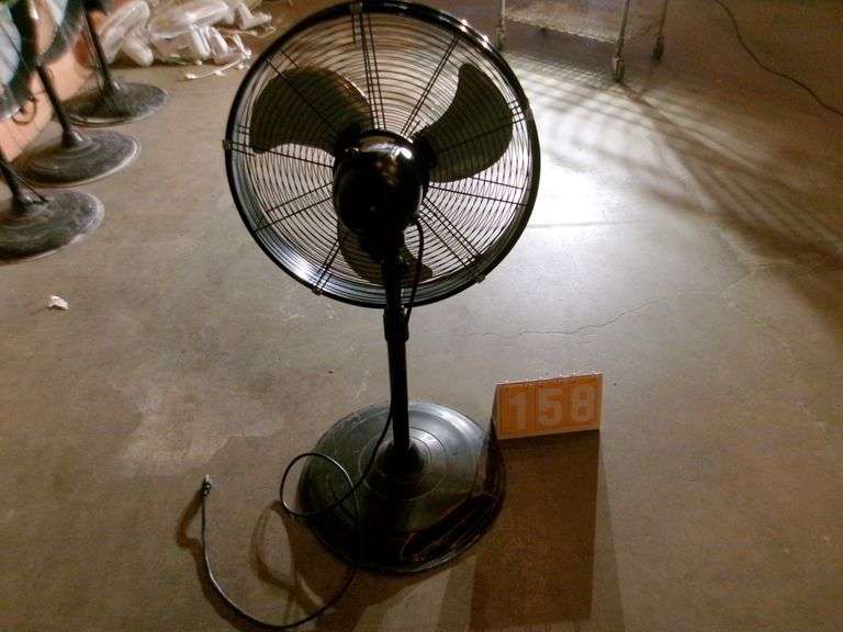 COMMERCIAL ELECTRIC 20 IN. PEDESTAL FAN