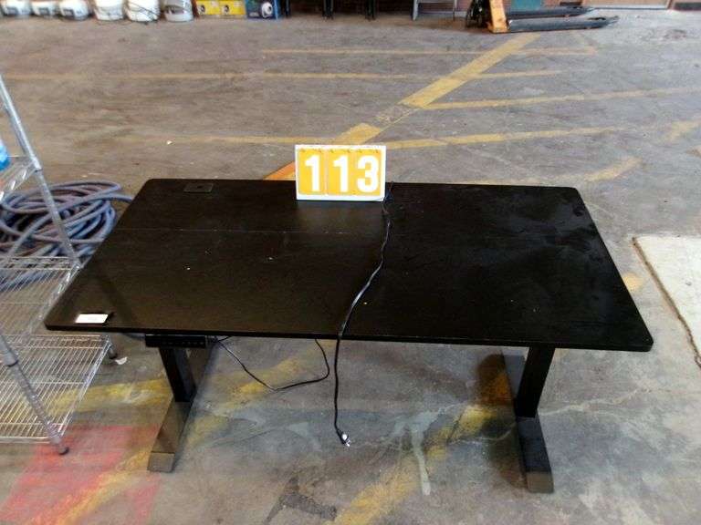 BLACK ELECTRIC ADJUSTABLE HEIGHT STANDING DESK