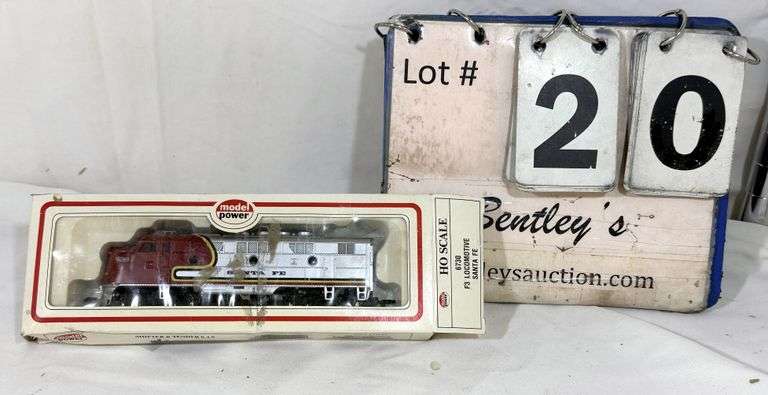 MODEL POWER HO-SCALE 6730 F3 LOCOMOTIVE, SANTA FE
