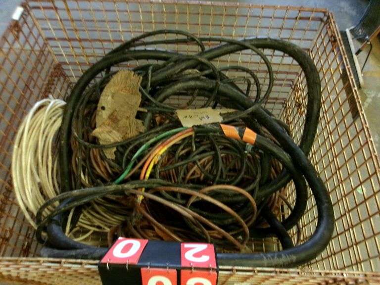 SMALL BASKET: MISC COPPER WIRE - CONTENTS ONLY - NET WEIGHT 569 LBS