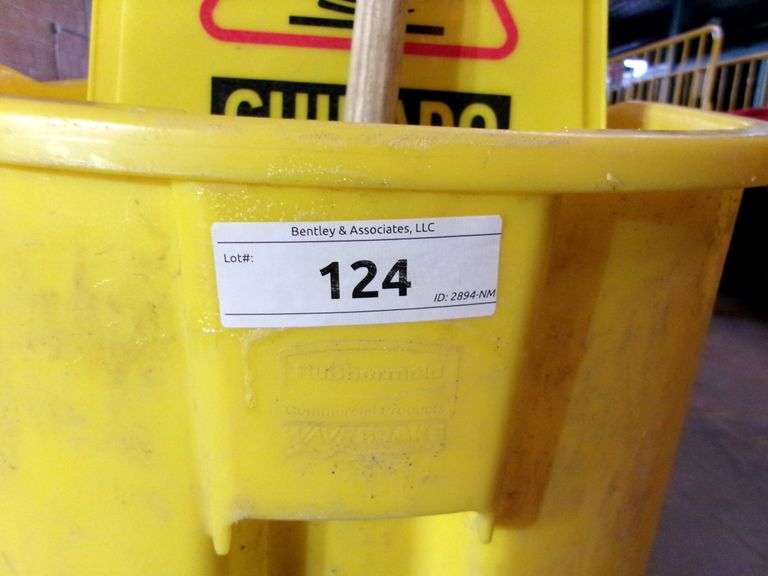 COMMERCIAL WAE BREAK MOP BUCKET W/ WRINGER/MOP