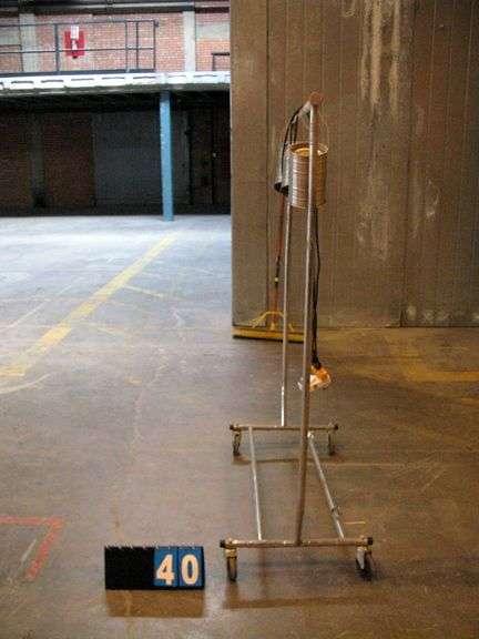 CLOTHING RACK ON WHEELS