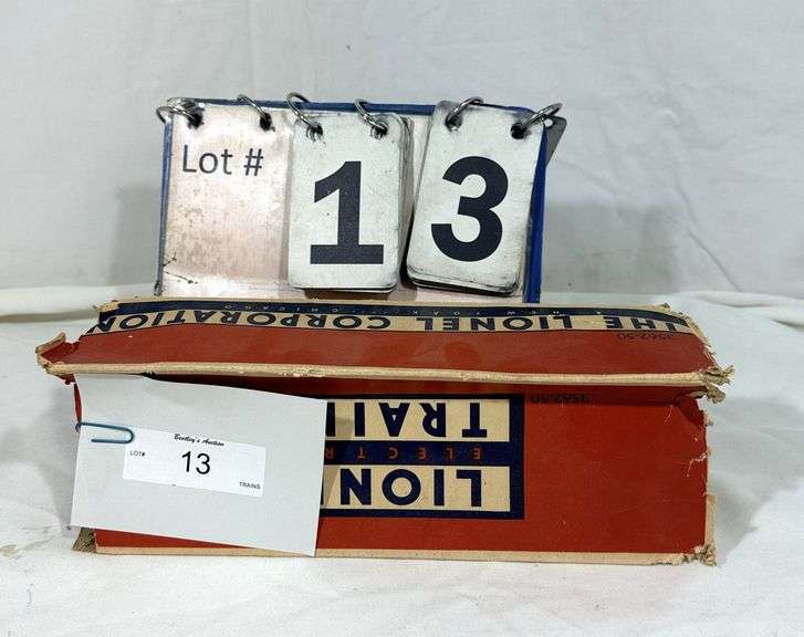 LIONEL NO. 3562 A.T. & S.F. O-GUAGE OPERATING BARREL CAR