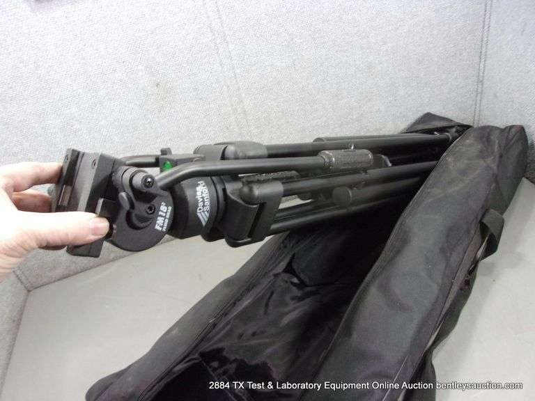 DAVIS & STANFORD COMMERCIAL TRI-POD