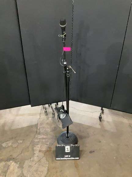 PROLINE MICROPHONE STAND AND AKG MICROPHONE