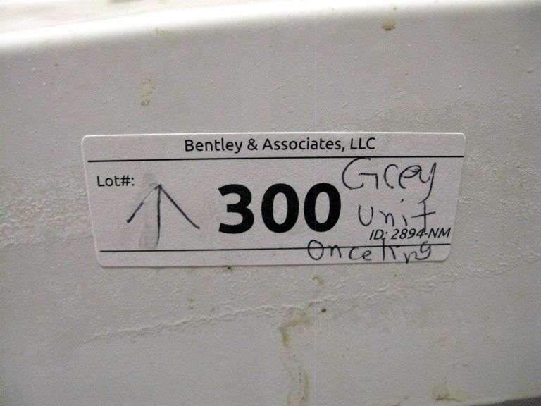 COMMERCIAL HVAC VENTILATION SYSTEM - **BUYER IS RESPONSIBLE FOR REMOVING FROM THE CEILING! SEE ADDIT