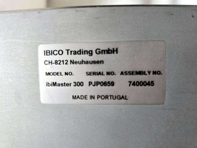 IBIMASTER 300 COMB BINDING MACHINE