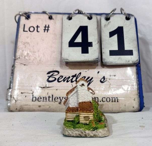 RGA 1992 TUDOR STYLE FIGURINE