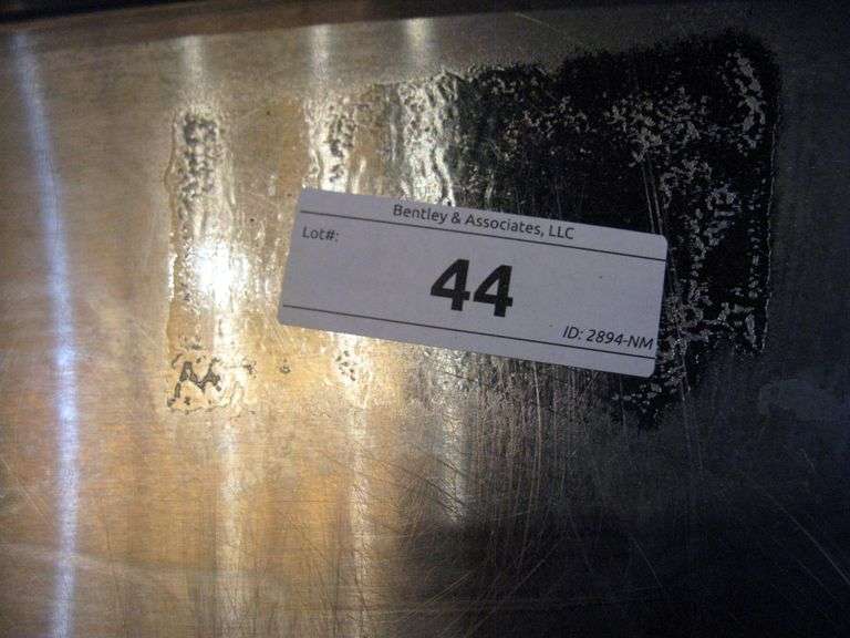 METAL STAINLESS TABLE ON WHEELS, 5' X 3' X 3'