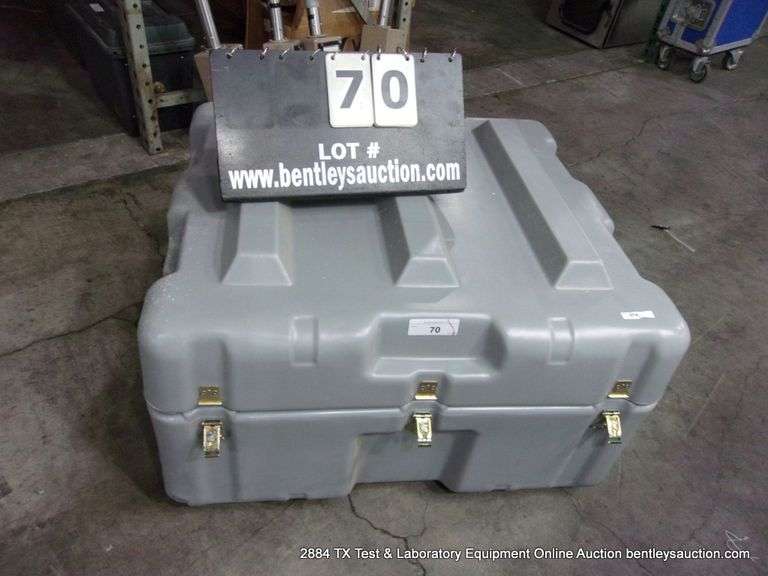 LARGE GREY HARDIGG HEAVY DUTY EQUIPMENT CASE, 21" X 24" X 12"