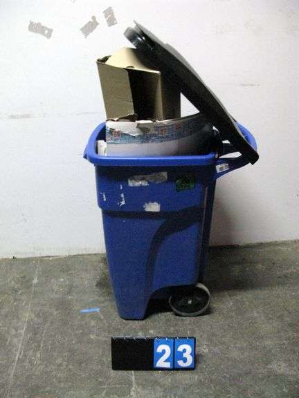 RUBBERMAID BRUTE RECYCLE CAN