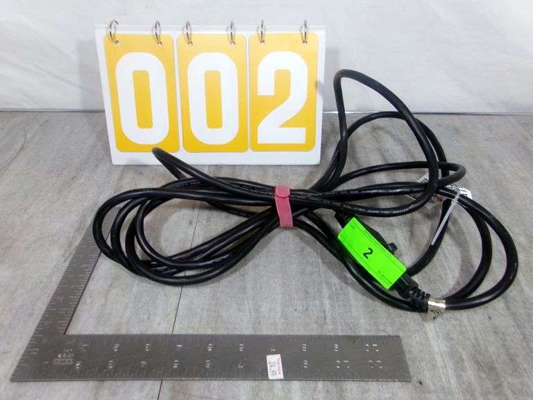 BLACK EXTENSION CORD