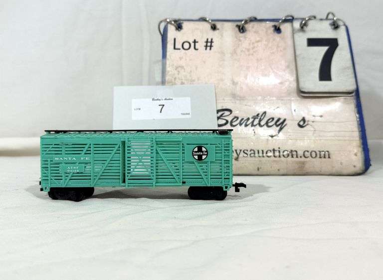 BACHMANN SANTA FE LIVESTOCK CATTLE CAR ATSF94135, HO-SCALE