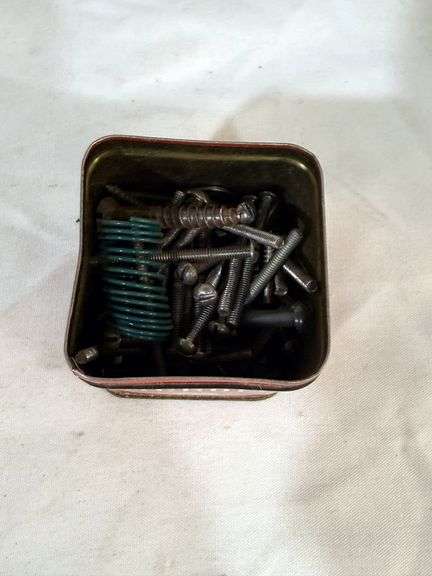 CAN: ASSORTED SCREWS