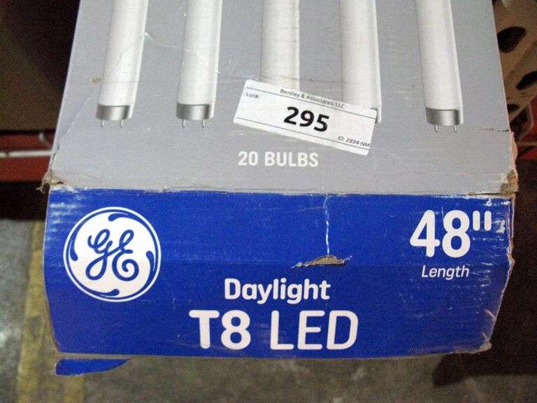 BOX OF T8 LED BULBS, 48"