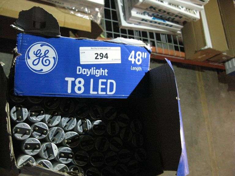 BOX OF T8 LED BULBS, 48"