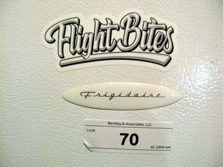 WHITE FRIGIDAIRE REFRIGERATOR