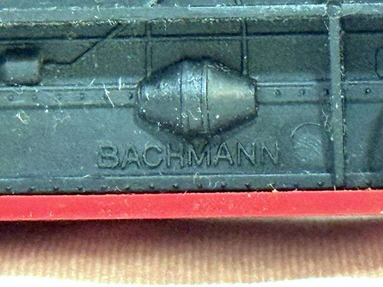 BACHMANN HO-SCALE SANTA FE STREAMLINED CABOOSE, #999628