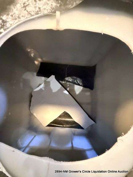 275 GALLON IBC CAGED PLASTIC POLY TOTE