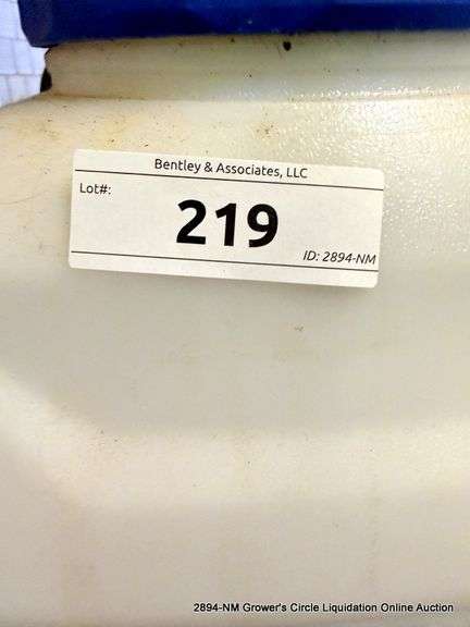 KOBALT 4 GALLON BATTERY POWERED BACKPACK SPRAYER W/ 2 BATTERIES & CHARGER